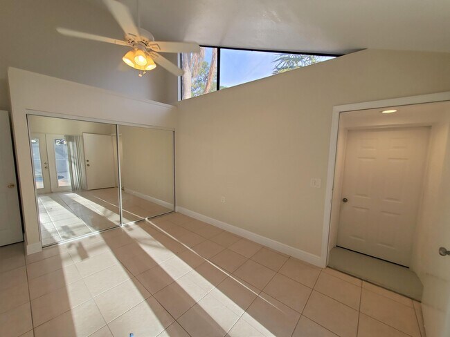 Building Photo - 1313 Periwinkle Pl