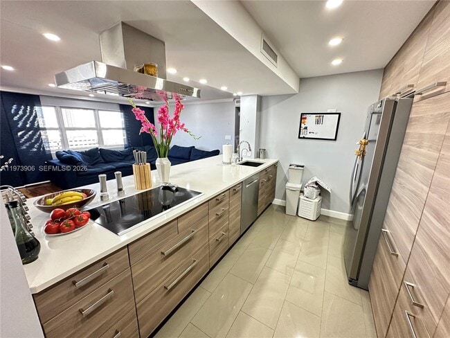 Building Photo - 401 Golden Isles Dr