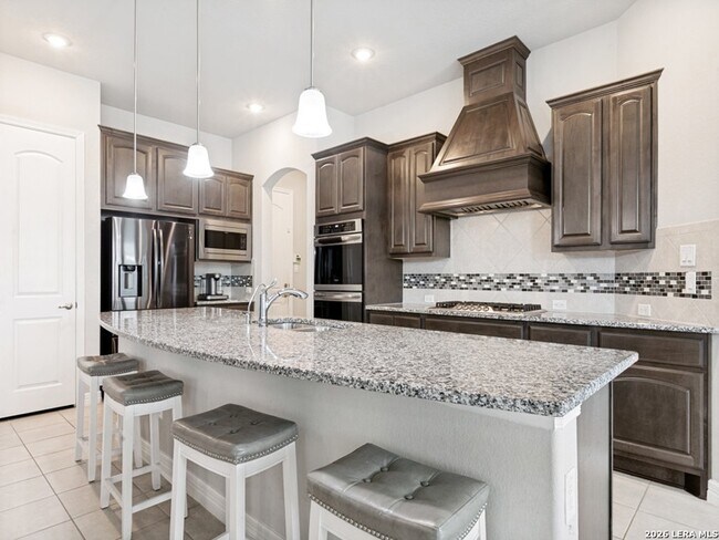Building Photo - 268 Englewood Ln