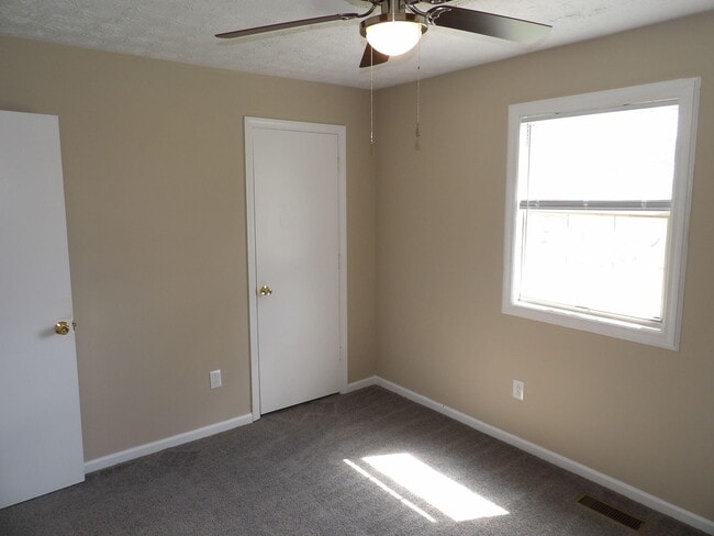 Building Photo - 432 Harrodsburg Ln