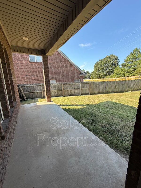 Building Photo - 2520 Granite Pointe