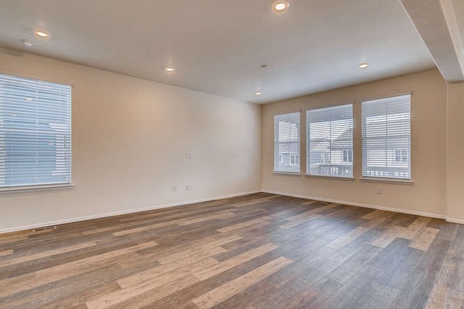 Building Photo - 3162 Jonquil St