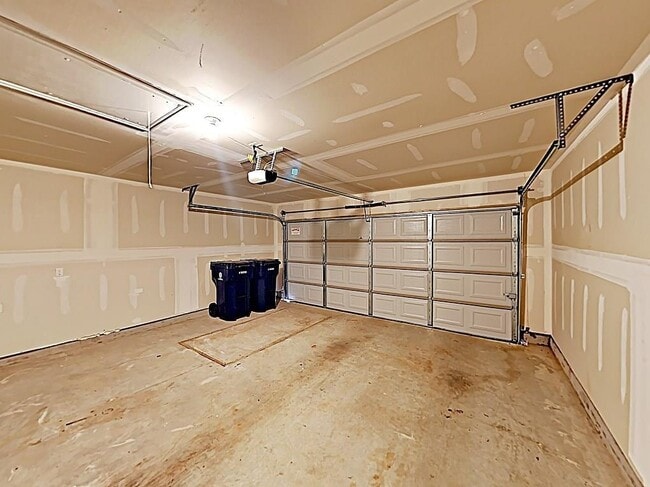 Building Photo - 13121 Bridgewater Ct