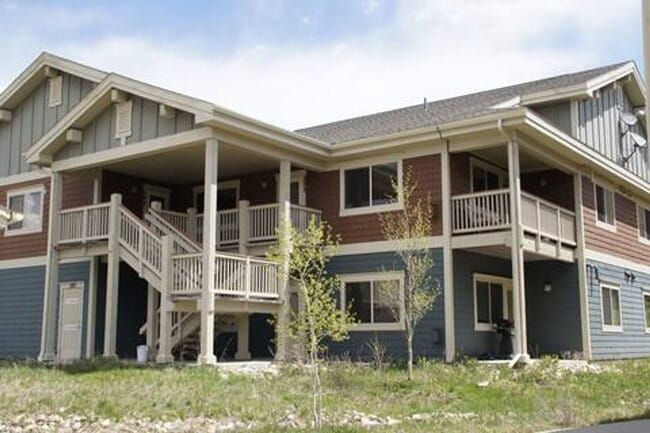 Primary Photo - Long Term or Seasonal: Warm inviting condo...