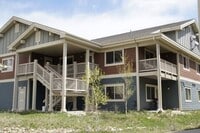 Building Photo - Long Term or Seasonal: Warm inviting condo...