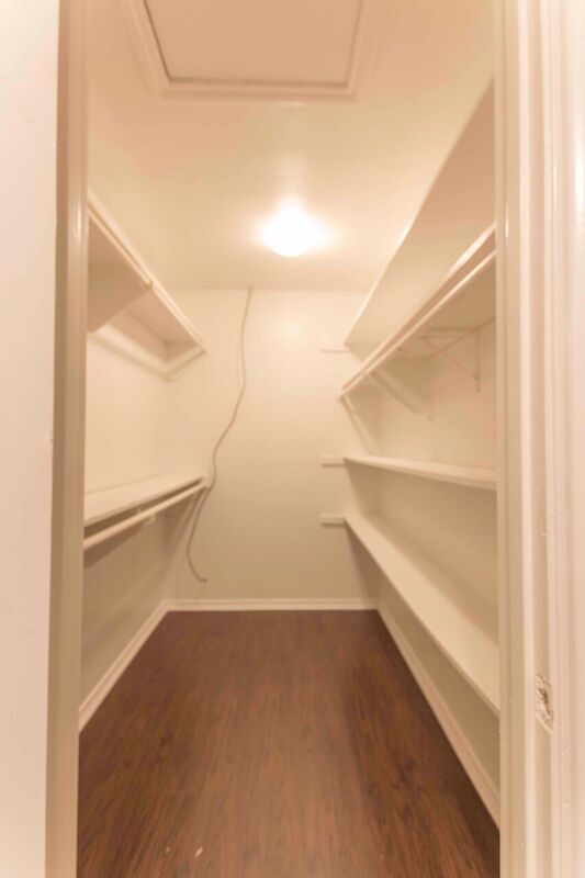 Building Photo - 817 W Rochelle Rd