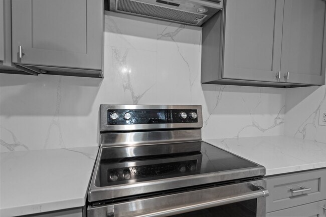 Building Photo - 11002 Hammerly Blvd