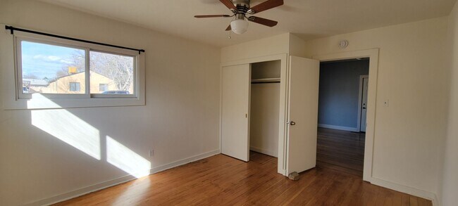 Building Photo - 3 bedroom 2 bath home