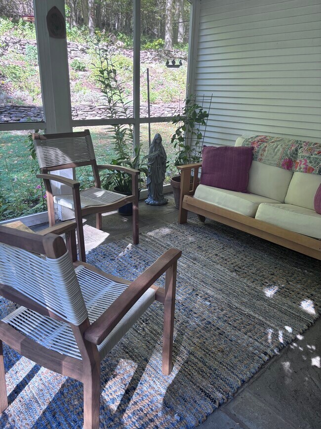 Primary Photo - 19 Duncaster Ln