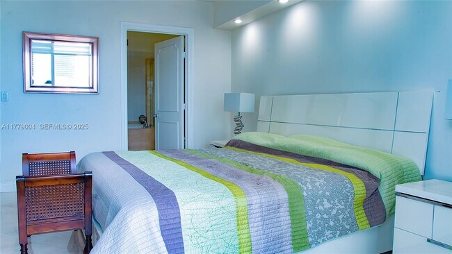 Building Photo - 1830 S Ocean Dr