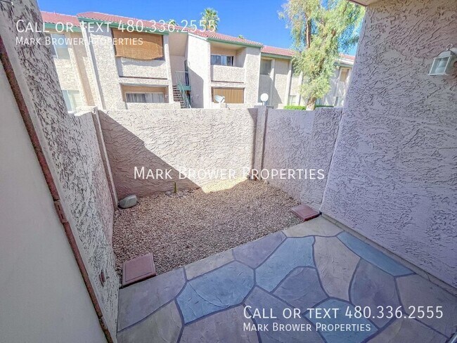 Building Photo - 623 W Guadalupe Rd