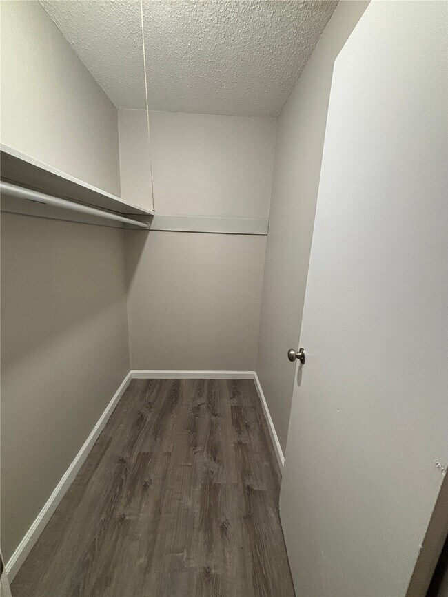 Building Photo - 4164 Folsom Ave