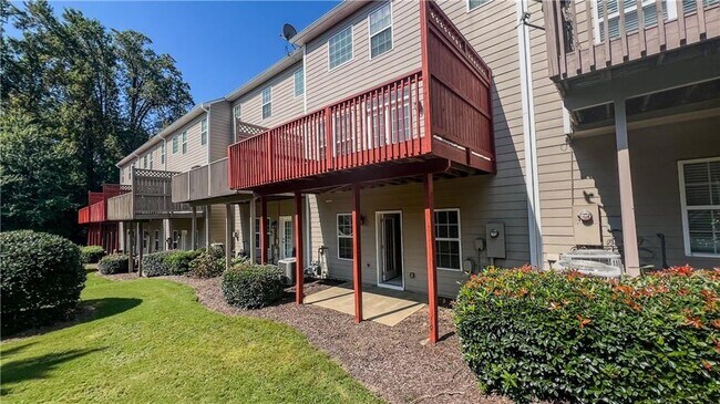 Building Photo - 11065 Brunson Dr