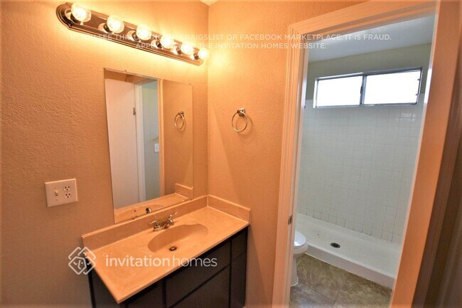 Building Photo - 922 Cypress St