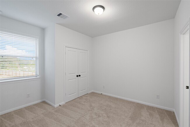 Building Photo - 631 Silver Pear Ct