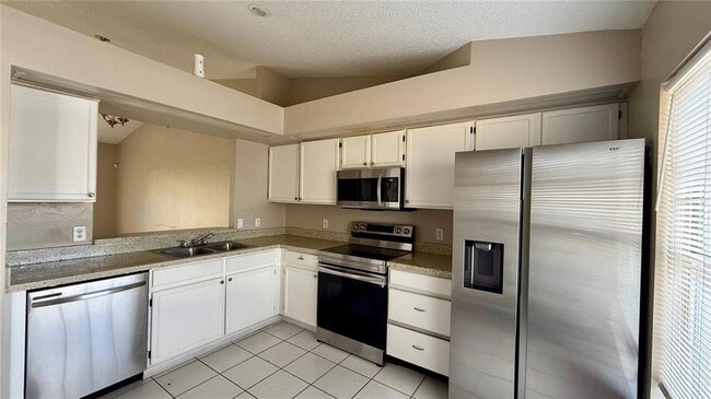 Building Photo - 14772 Laguna Beach Cir
