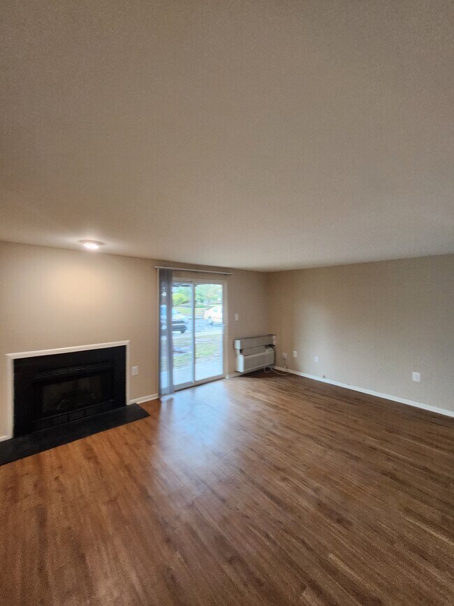 Building Photo - 3801 Ravens Crest Dr
