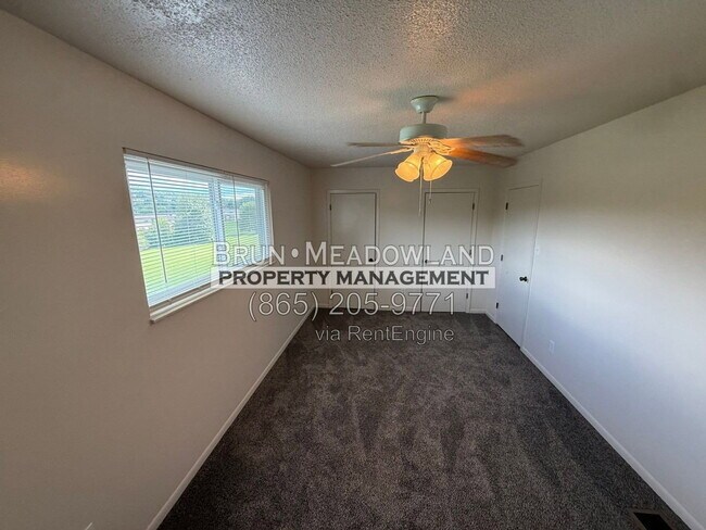 Building Photo - 1805 Meadowland Ln