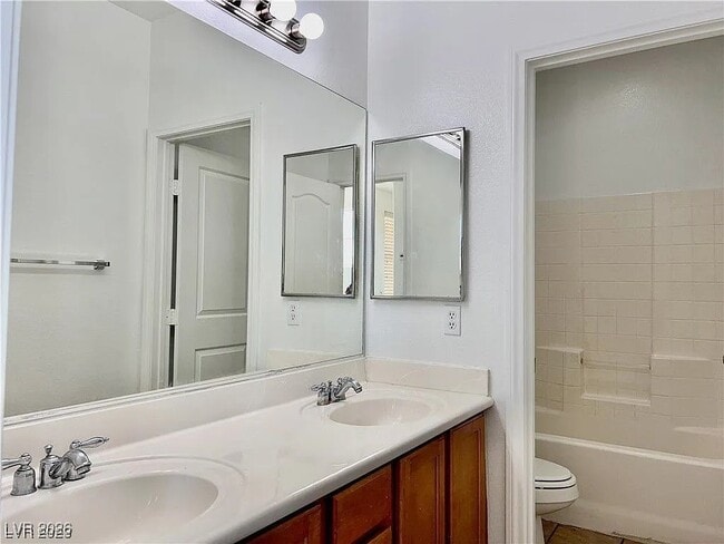 Building Photo - 732 Blue Barrel St