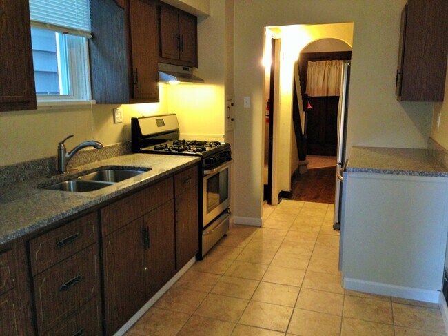 Building Photo - 435 Eureka St