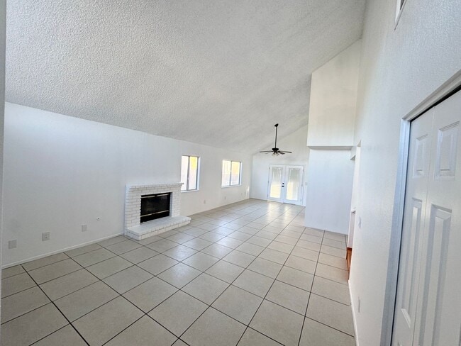 Building Photo - Beautiful cul-de-sac Home