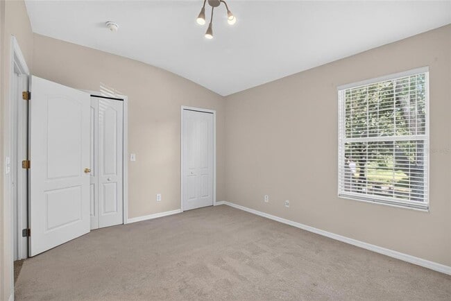 Building Photo - 15768 Fishhawk Falls Dr