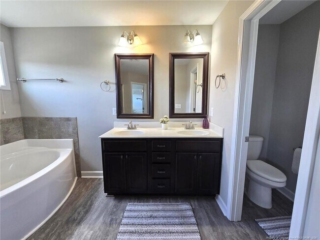 Building Photo - 1735 Cherrypoint Dr