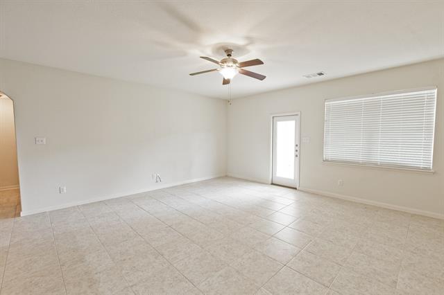 Building Photo - 1829 Persimmon Dr