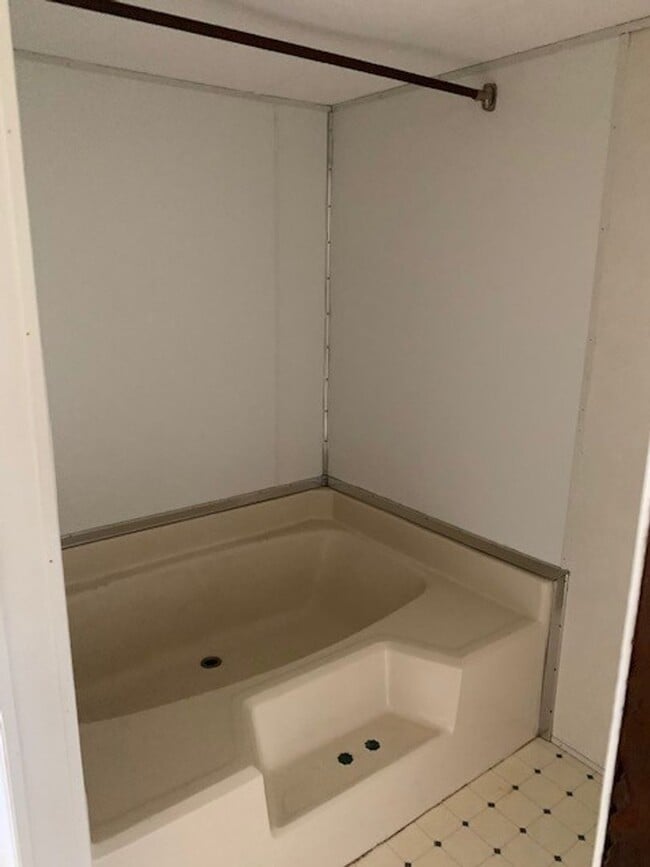 Building Photo - Welcome to Peaceful Pines! Haughton 2 bed 1 Bath