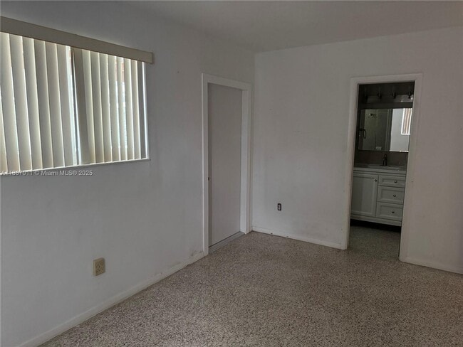 Building Photo - 8942 SW 16th St