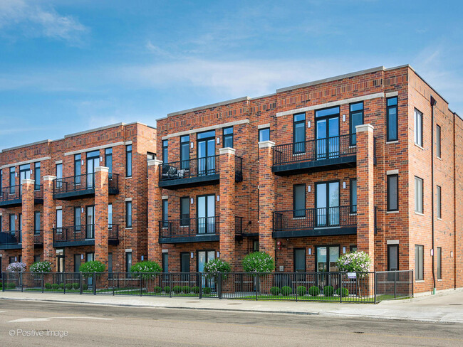Building Photo - 7355 W Grand Ave