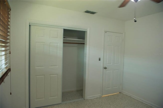 Building Photo - 904 Brookside Dr