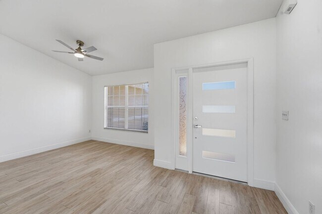 Building Photo - 1309 SW 29th St