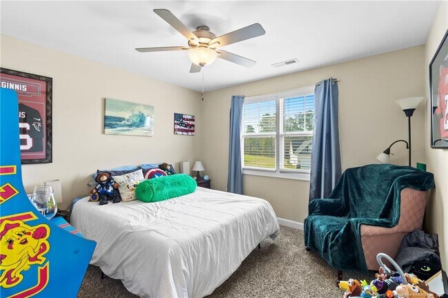 Building Photo - 50 Basswood Ct