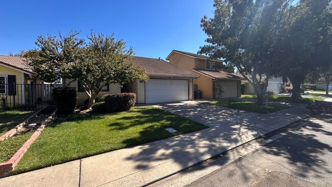 Building Photo - 3916 Pheasant Ln