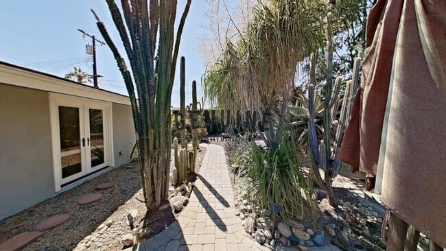 Building Photo - 3Bd 2Ba Home in the Heart of Orange