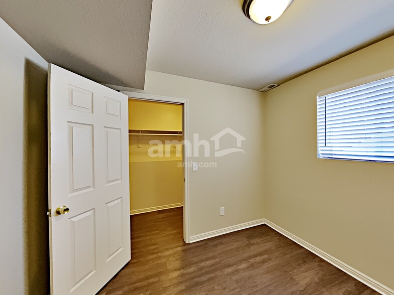 Building Photo - 128 E 350 S