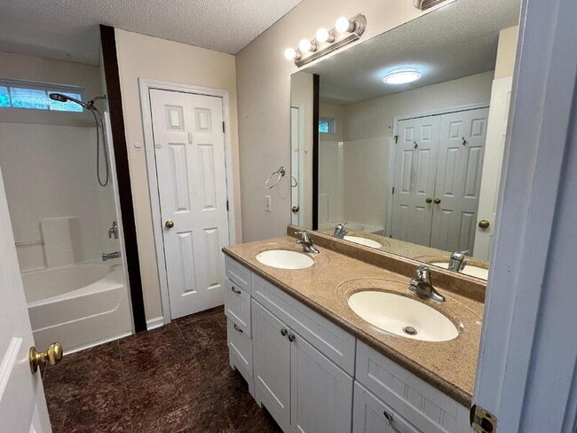 Building Photo - 116 Fox Trace