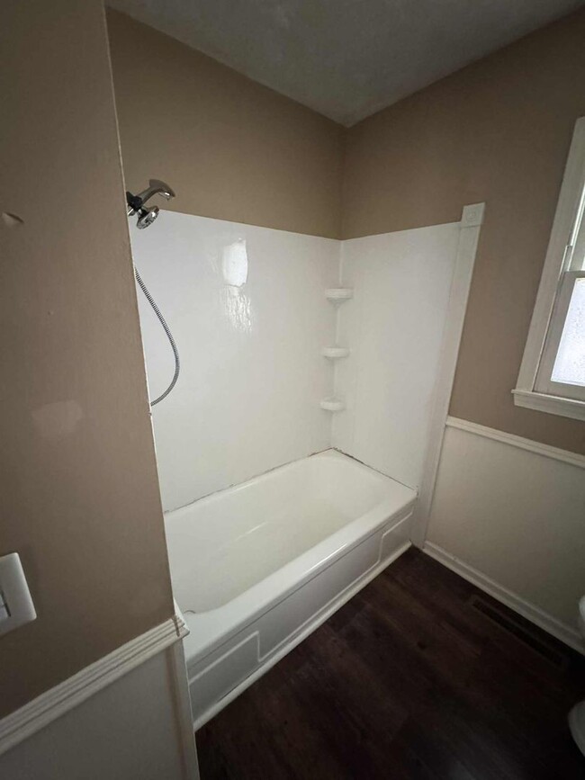 Building Photo - Cute 3 bedroom house in southwest Springfi...