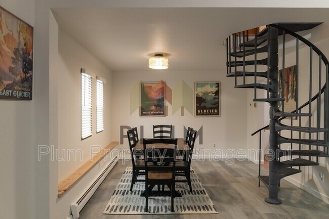 Building Photo - 2422 56th St