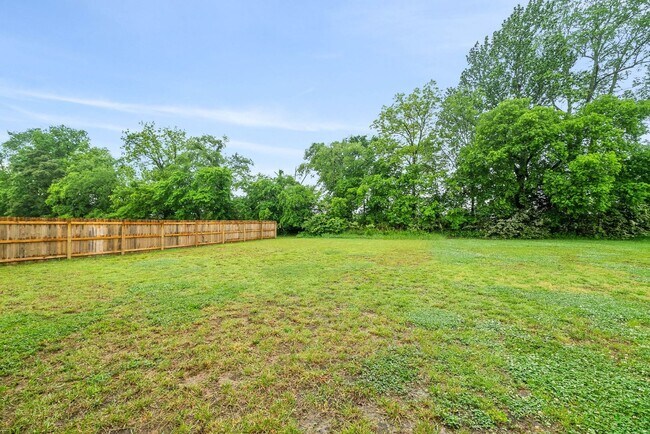 Building Photo - 180 Sambar Dr