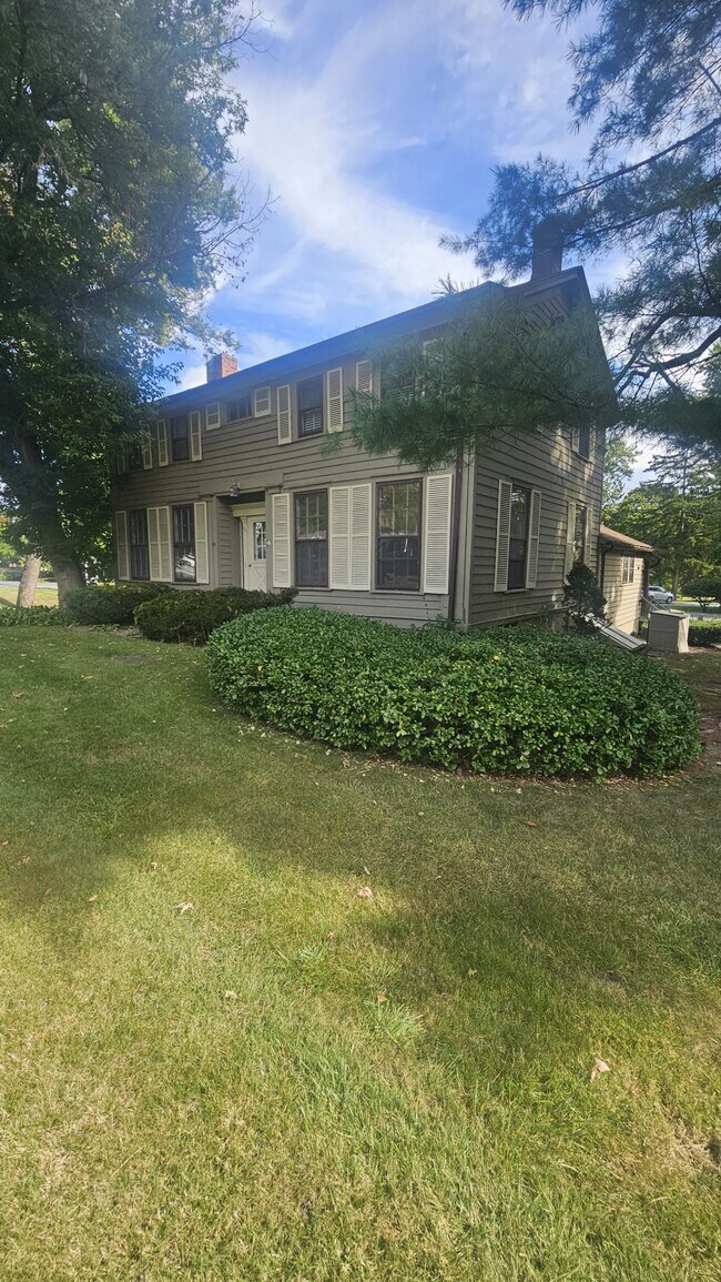 Primary Photo - 427 Loudon Rd