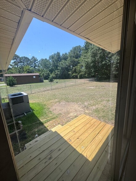 Building Photo - 7363 Hyannis Dr