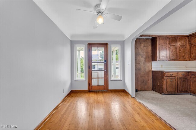 Building Photo - 3819 W 137th St