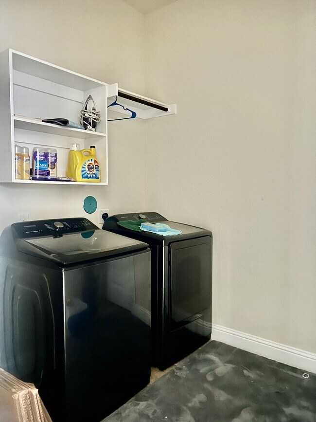 Building Photo - 2349 Blue Sail Dr