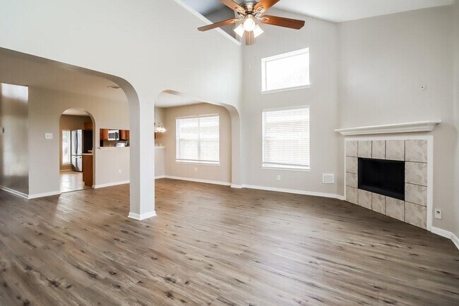 Building Photo - 22835 W Waterlake