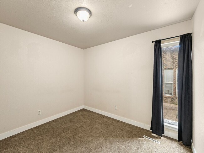 Building Photo - Sumac3041 (??-LN)