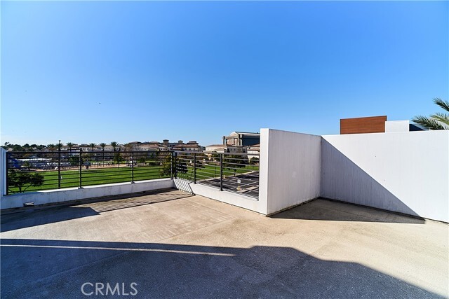 Building Photo - 6 Transport