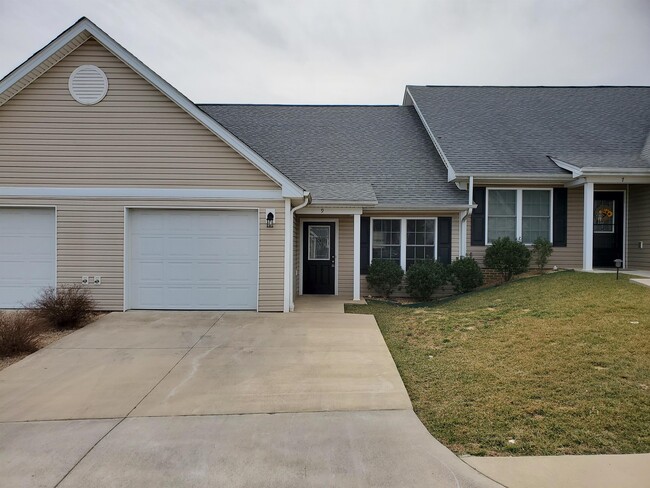 Building Photo - 9 Paige Dr