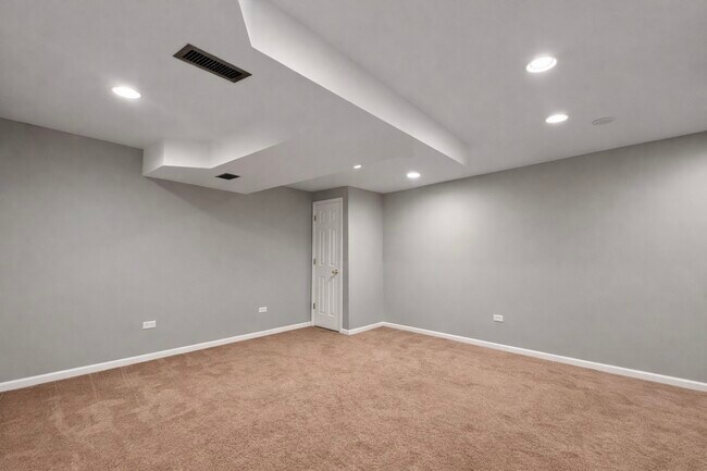 Building Photo - 2310 Shiloh Dr